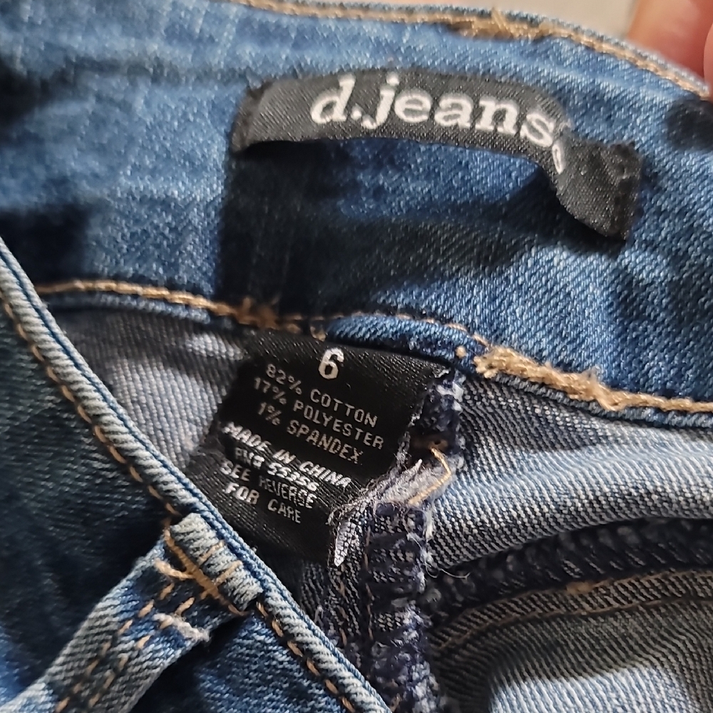 JEANS - Picture 4 of 4